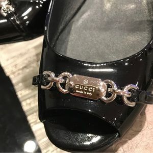 Authentic GUCCI flats/dress shoes Black Size 8/9 comes with original box